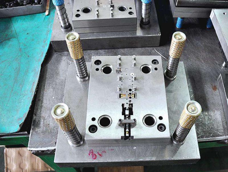 环江模具制造-01